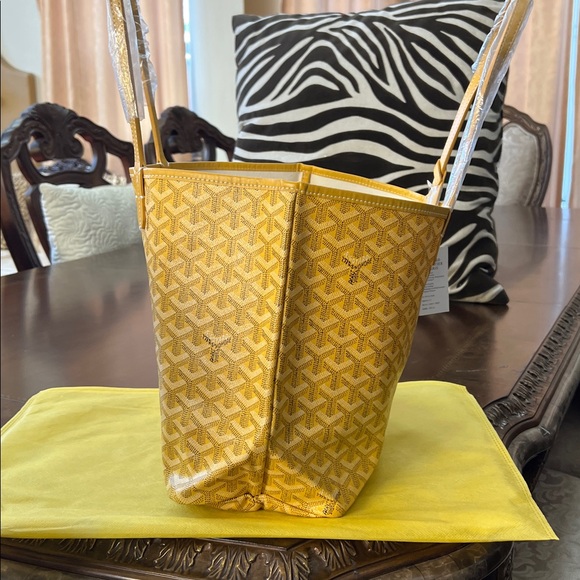 Designer inspired tote bag ( NWT ) - Picture 6 of 16